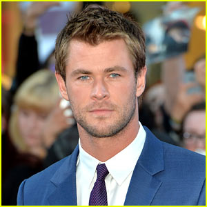 chris-hemsworth-joins-ghostbusters-as-receptionist